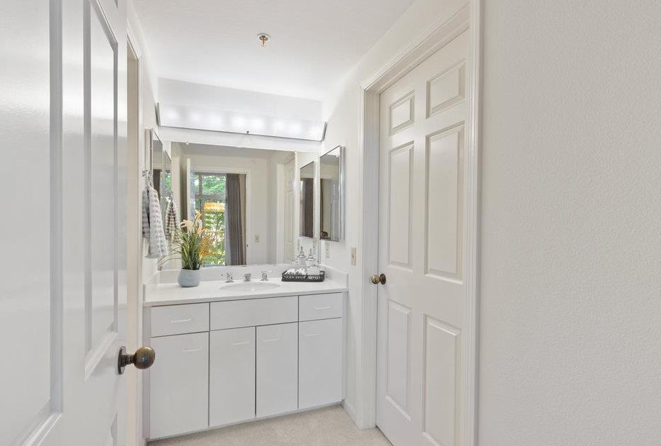 The Peninsula Regent - Unit 203 - Bathroom